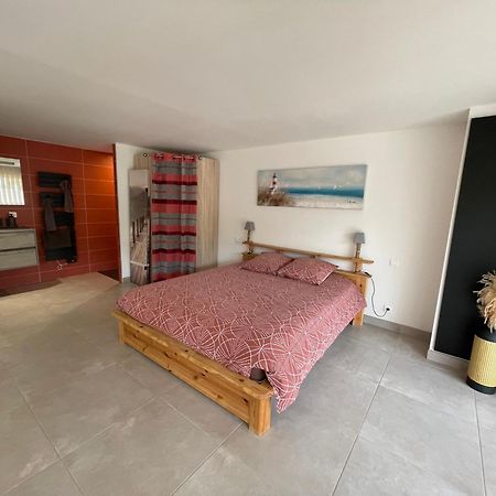 Studio 40M2 Avec Terrasse Le Mas De Lauriane Saintes-Maries-de-la-Mer Esterno foto