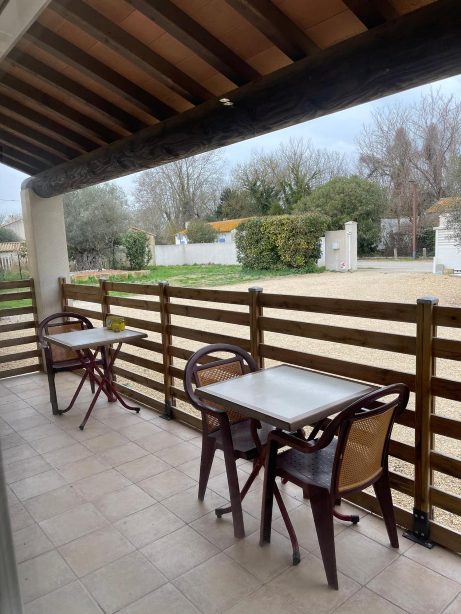 Studio 40M2 Avec Terrasse Le Mas De Lauriane Saintes-Maries-de-la-Mer Esterno foto