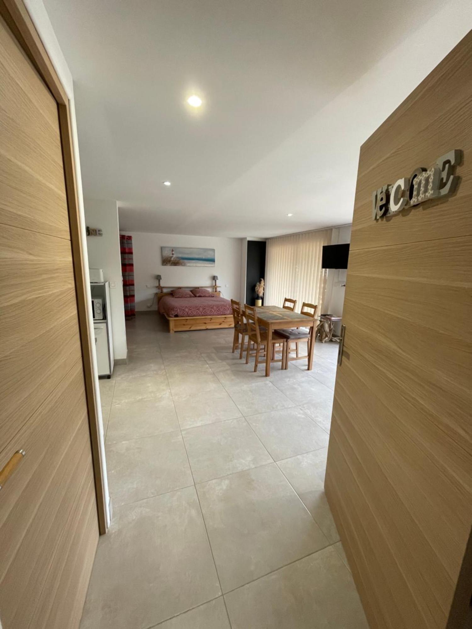 Studio 40M2 Avec Terrasse Le Mas De Lauriane Saintes-Maries-de-la-Mer Esterno foto